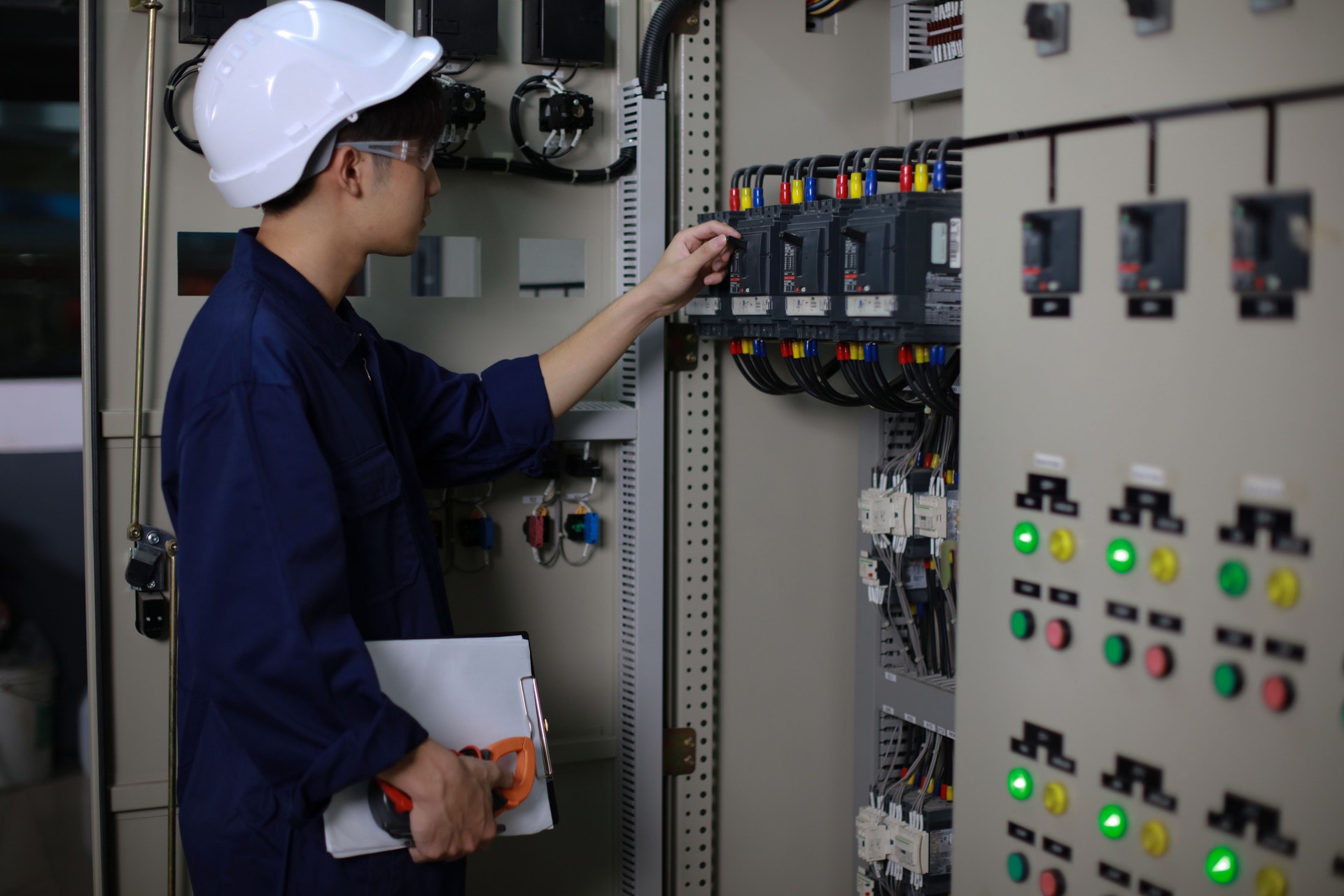 The electrical engineer checks and inspects at MDB panel (Main Distribution Board ) in the Substation building, daily and checks the electric switchboard on the Main Distribution Boards of the factory